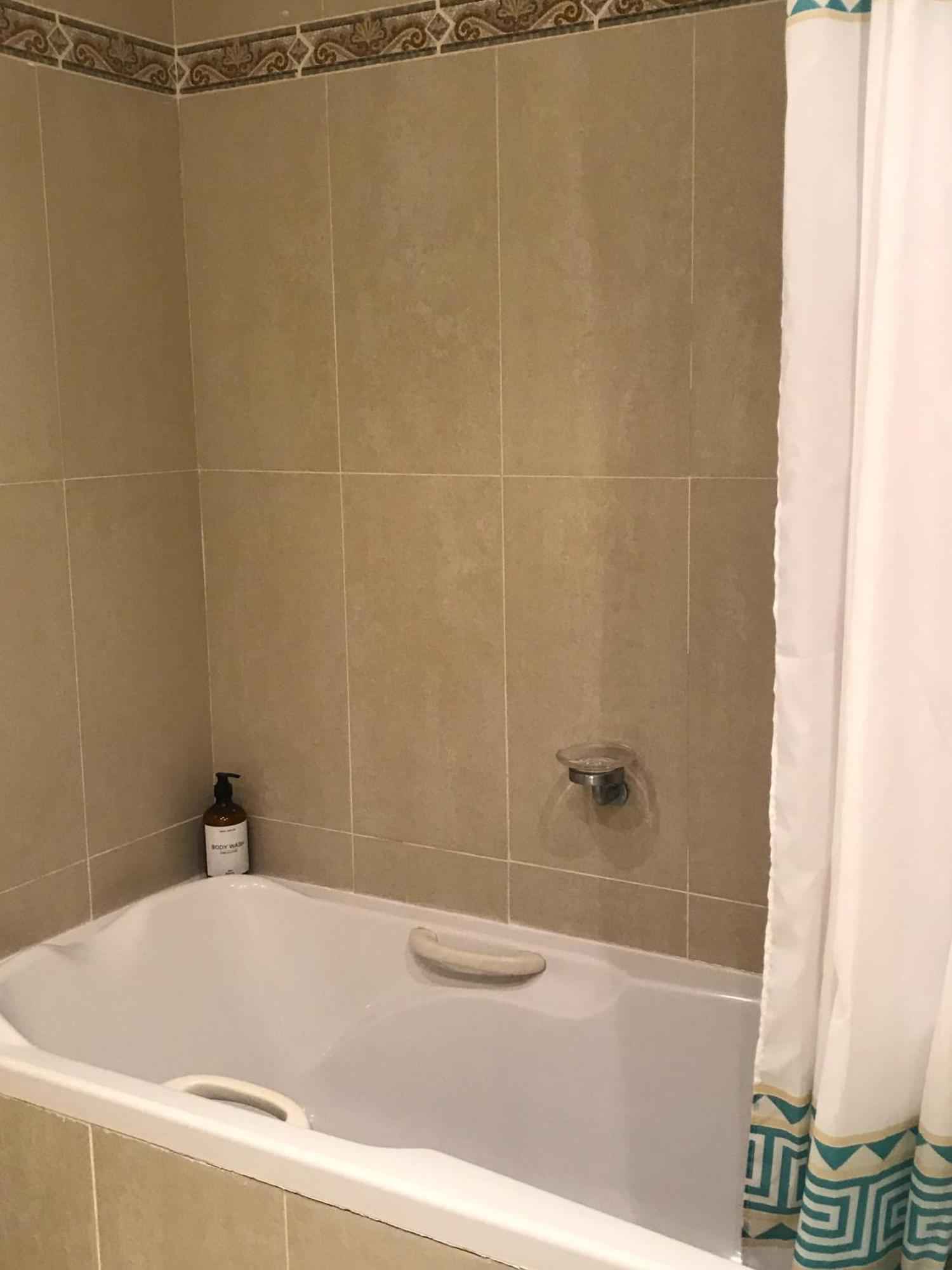 Habitacion Deluxe Con Bano Privado En Atalaya Apartagolf, Εστεπόνα Εξωτερικό φωτογραφία