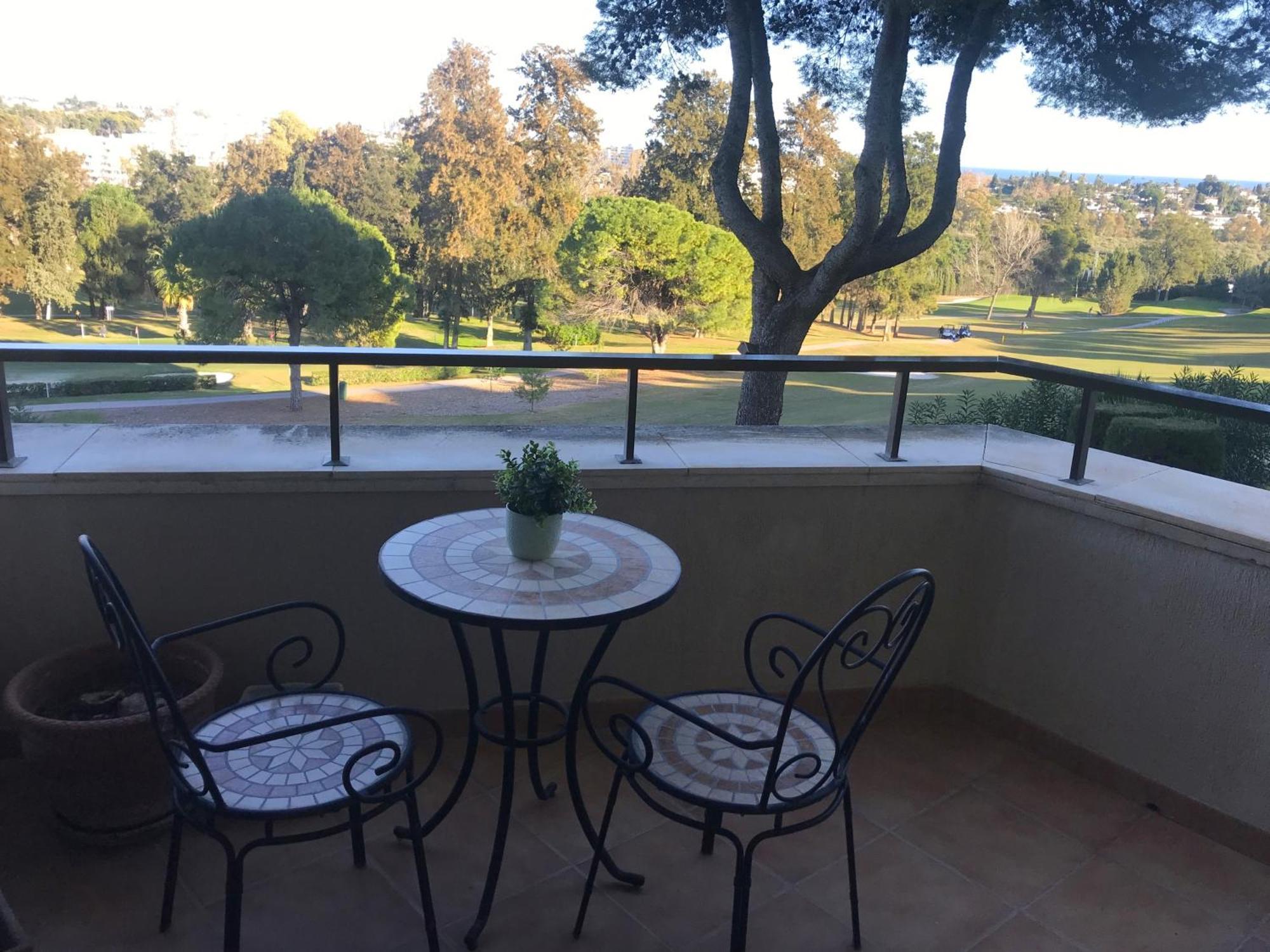 Habitacion Deluxe Con Bano Privado En Atalaya Apartagolf, Εστεπόνα Εξωτερικό φωτογραφία